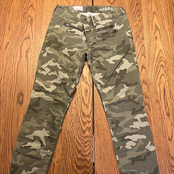 Camo Gap Jeans - Picture 1 of 4